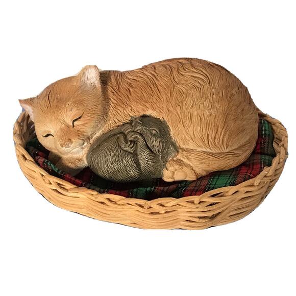Vintage Sleeping Cat and Mouse Wicker Basket Figurine Plaid Cushion Kitten - Picture 2 of 11